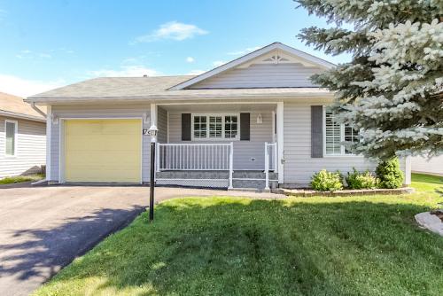 76 Pennsylvania Ave., Wasaga Beach (SOLD)